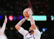 ac米兰-快船再遭败绩，主教练是否该做些改变？