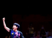 米兰体育官方网站-乒乓球选手实力无敌，团体赛上演绝杀