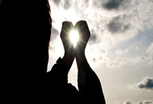 米兰体育官网-神锋折戟安菲尔德！曼城争冠之路突生变数