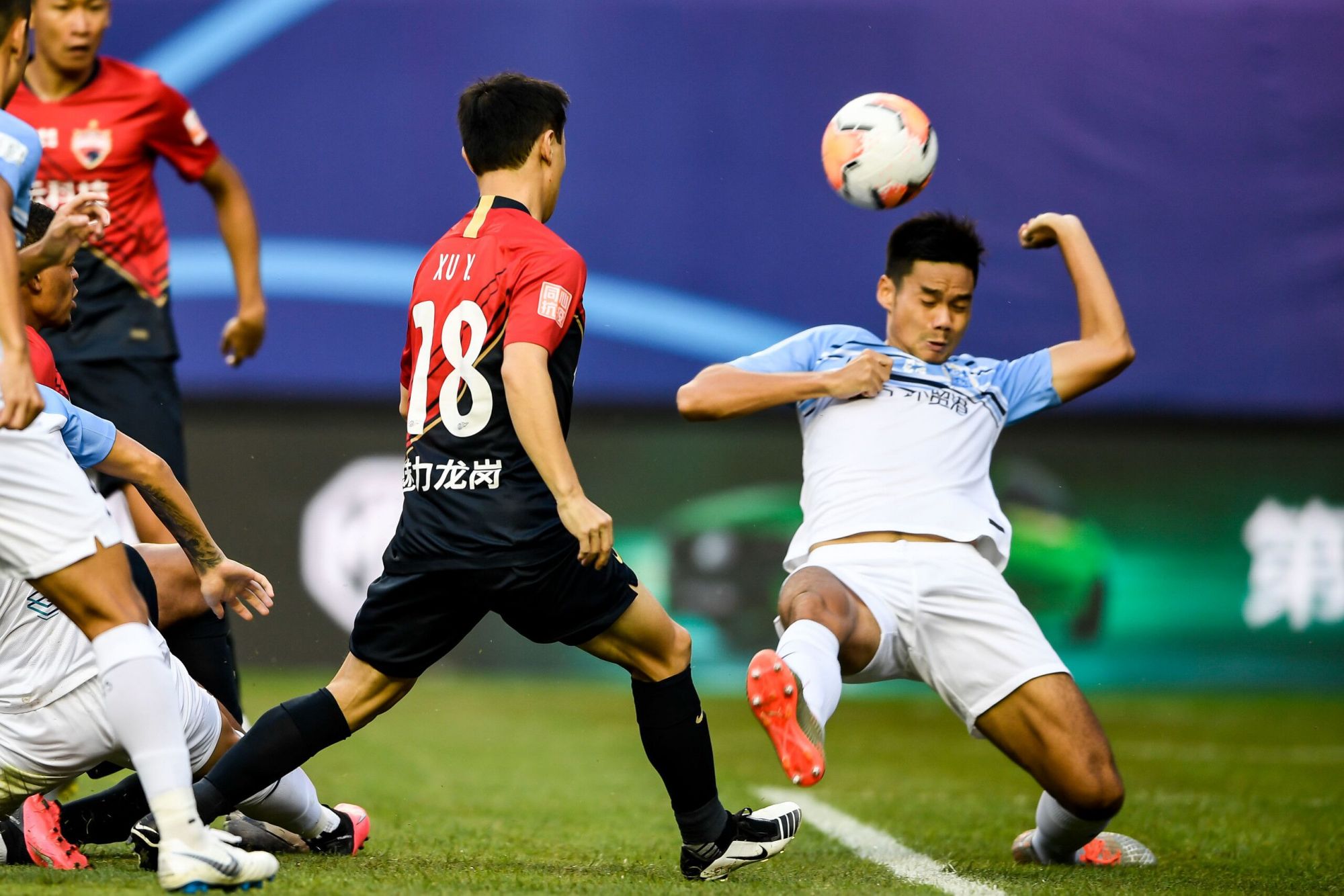 鲁能阵容失调败北，被苏宁逆转击败的简单介绍