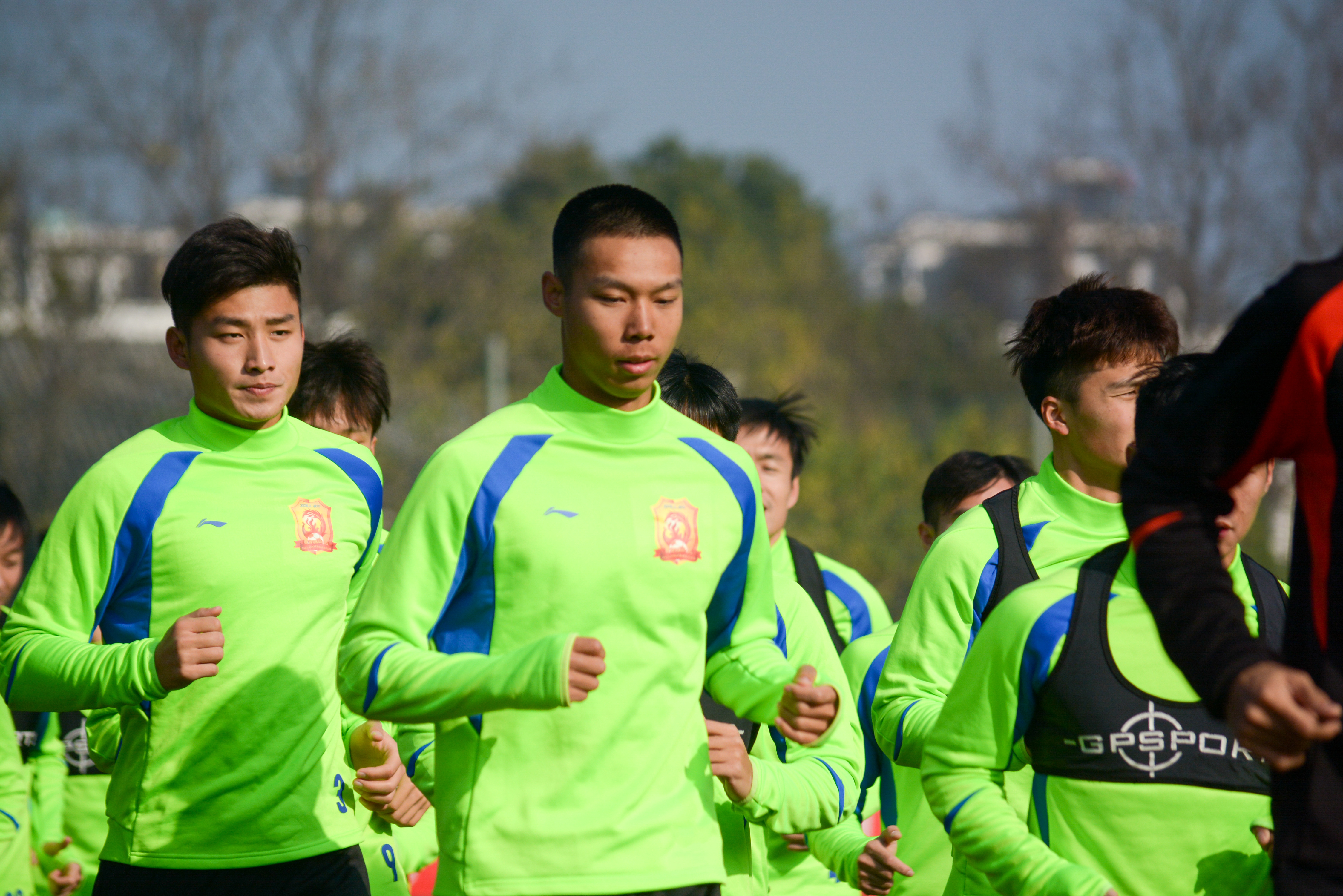 球员斗志昂扬,全力备战半决赛 球员斗志昂扬,全力备战半决赛