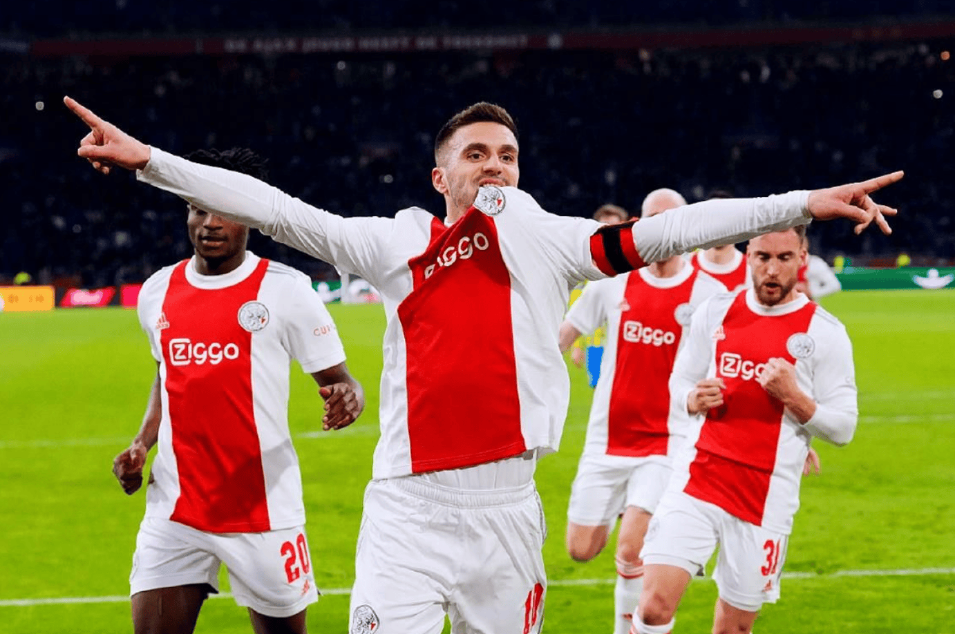 荷兰女子足球甲级联赛：阿贾克斯队获胜