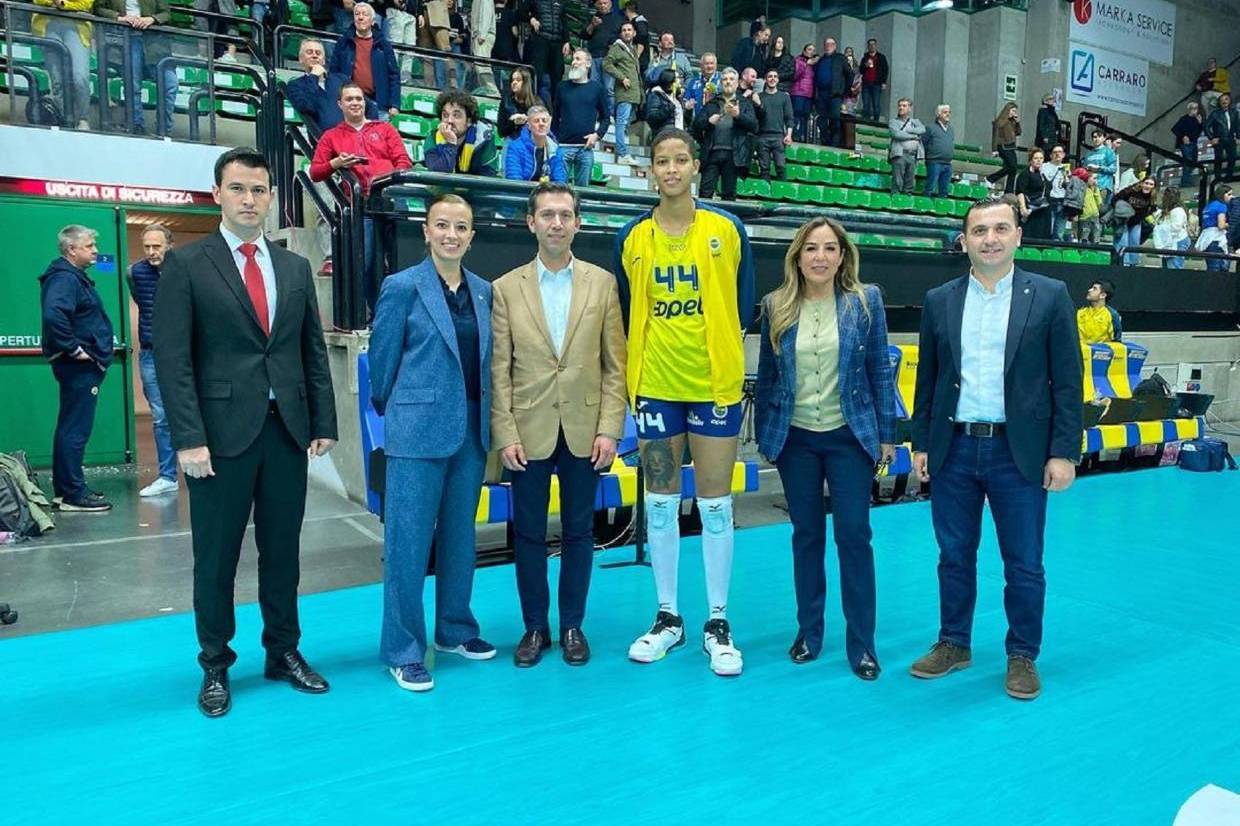 红浪福莱之巅绰号黑豹欧冠征程再度起