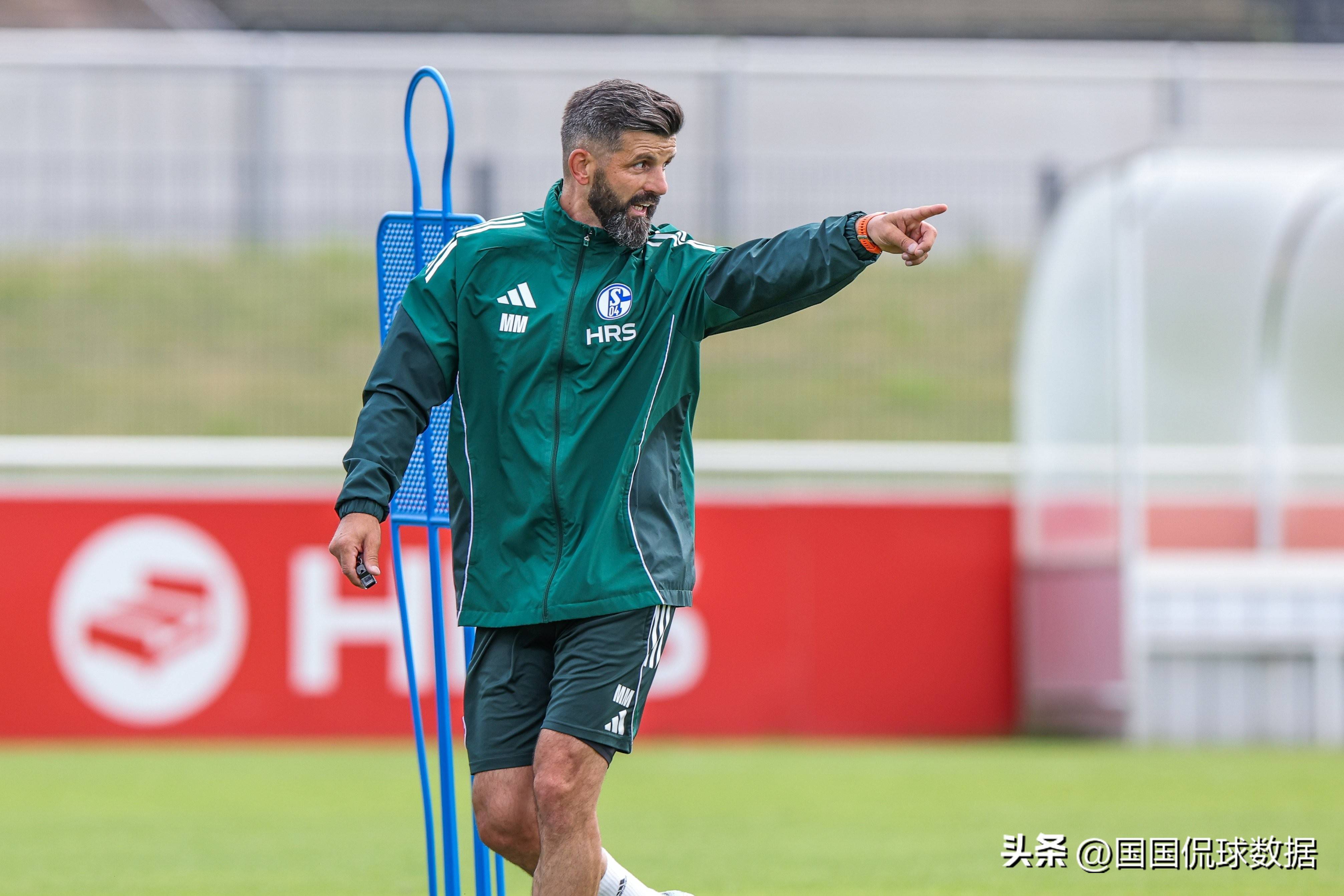 沙尔克遭遇失利,客场表现不佳的简单介绍 沙尔克遭遇失利,客场表现不佳的简单介绍