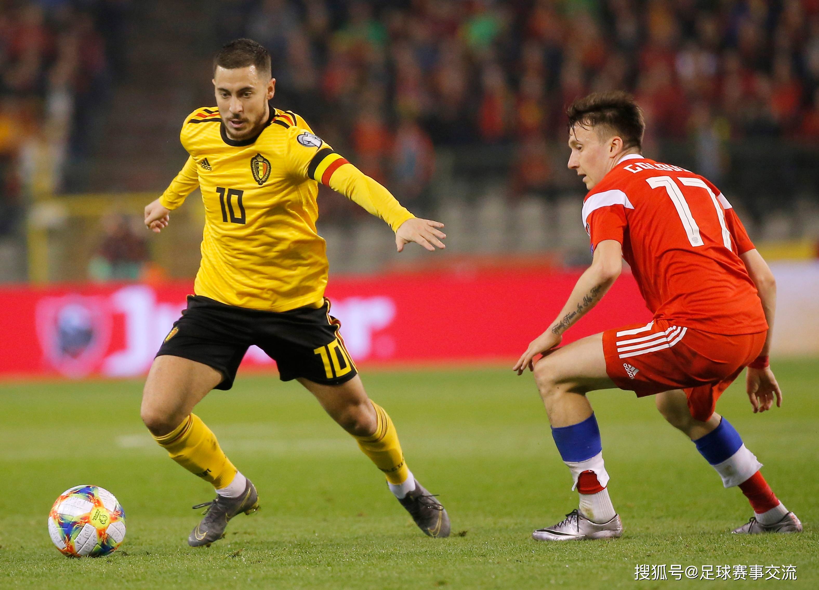 关于足球赛场上燃爆激情,球队奋力拼搏的信息 关于足球赛场上燃爆激情,球队奋力拼搏的信息