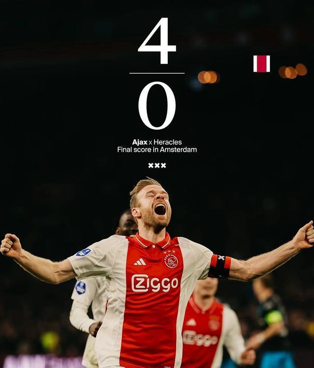 阿贾克斯全队奋战,永不放弃 阿贾克斯全队奋战,永不放弃