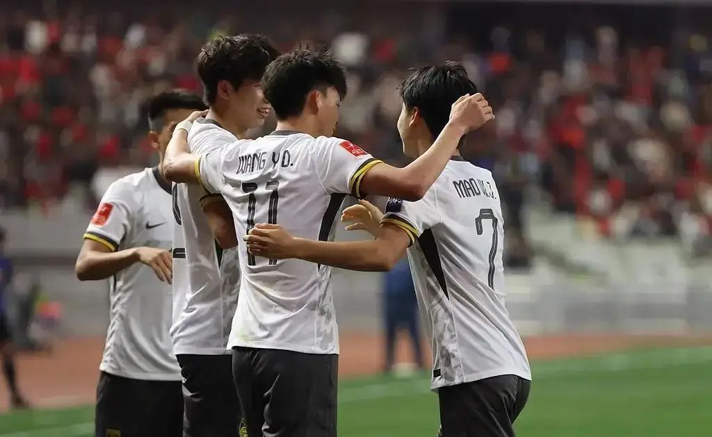 关于罗马尼亚队不负众望,顺利晋级欧锦赛决赛阶段的信息 关于罗马尼亚队不负众望,顺利晋级欧锦赛决赛阶段的信息