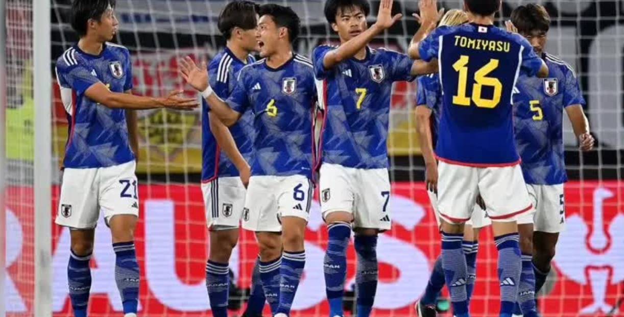 关于沙尔克球员集体失常遭遇连败，危机重重的信息