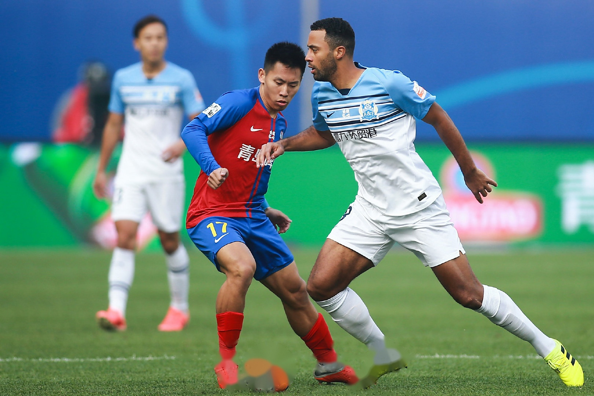 广州富力主场战胜青岛黄海 广州富力主场战胜青岛黄海