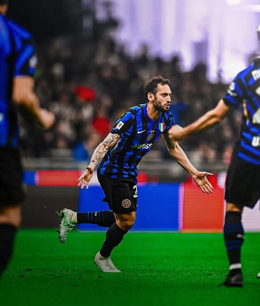 AC米兰中场策划战术，强势回归冠军赛场