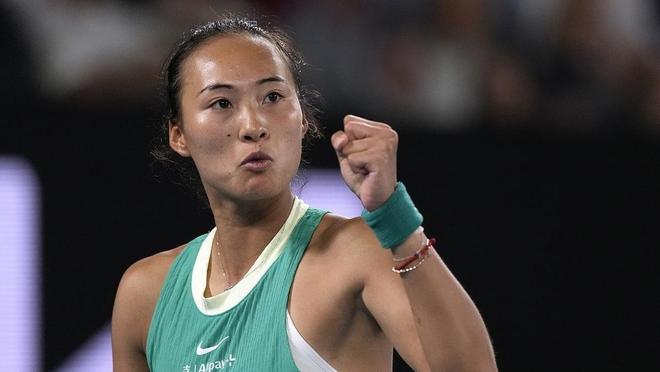 运动员在比赛中展现出坚韧性格 运动员在比赛中展现出坚韧性格