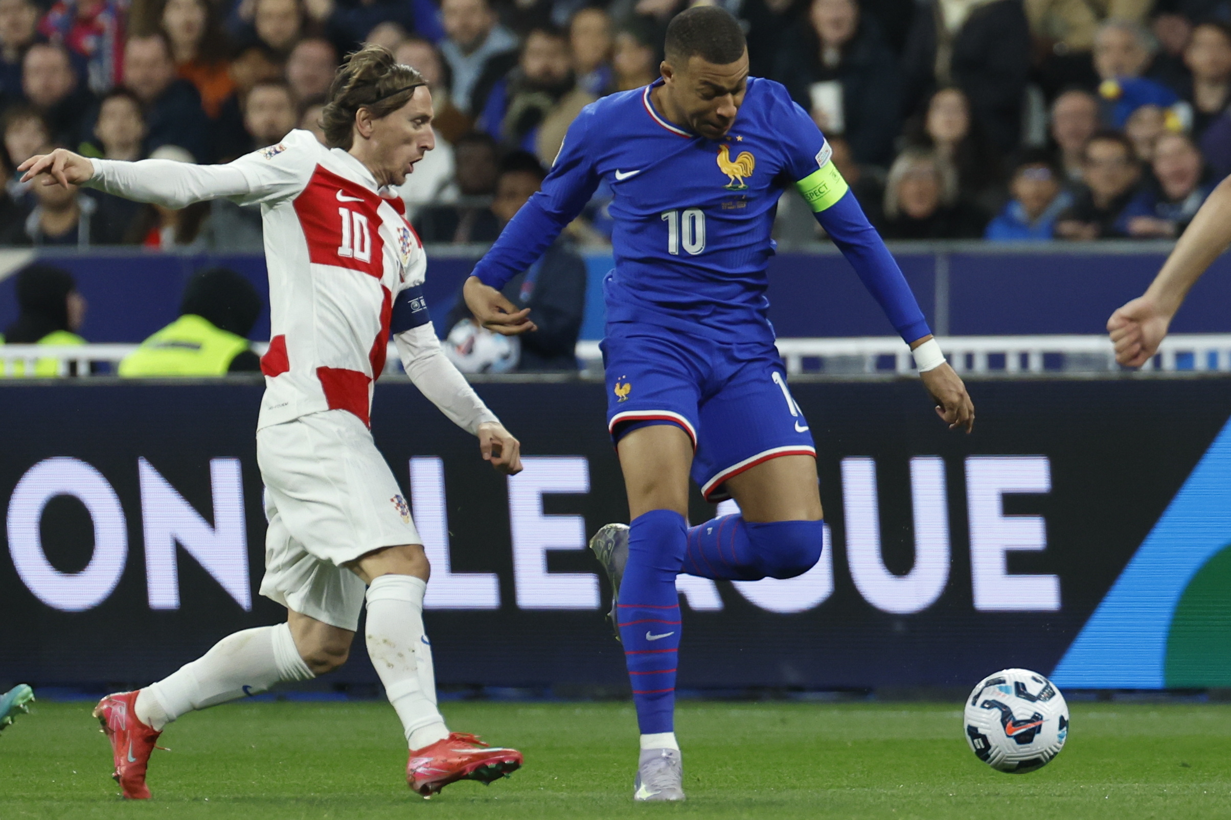 新一轮欧洲足球赛事即将揭开神秘面纱 新一轮欧洲足球赛事即将揭开神秘面纱