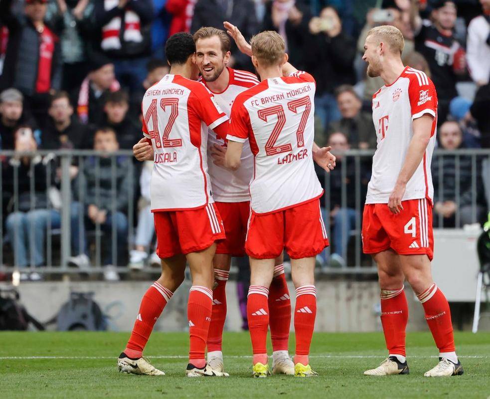 拜仁慕尼黑惨遭多特蒙德逆转