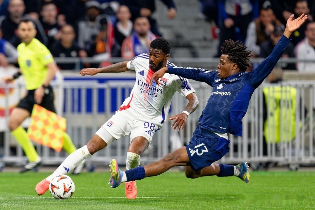 谢菲联在主场战平纽卡，保持稳定表现