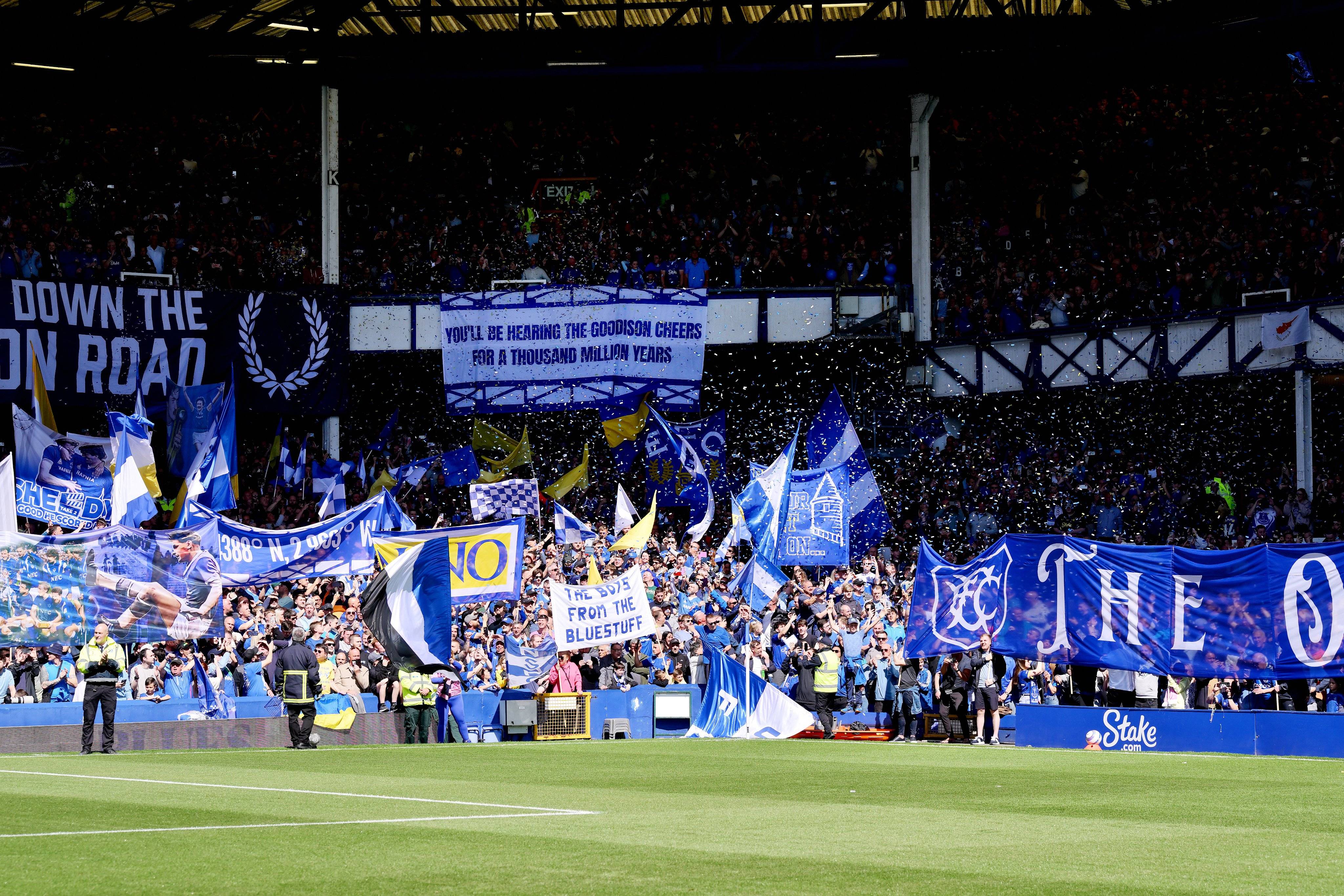 佛罗伦萨遭遇连败,降级危机严重 佛罗伦萨遭遇连败,降级危机严重