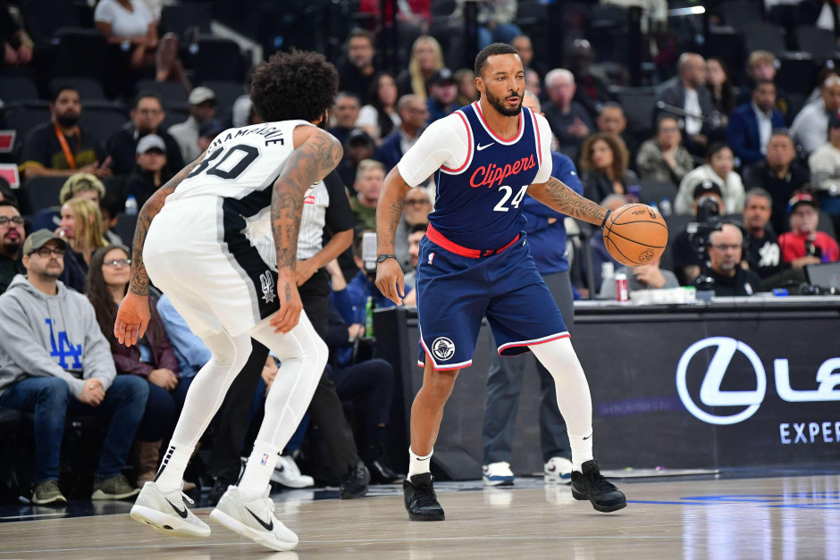 开拓者主场惨败快船，陷入困境的简单介绍