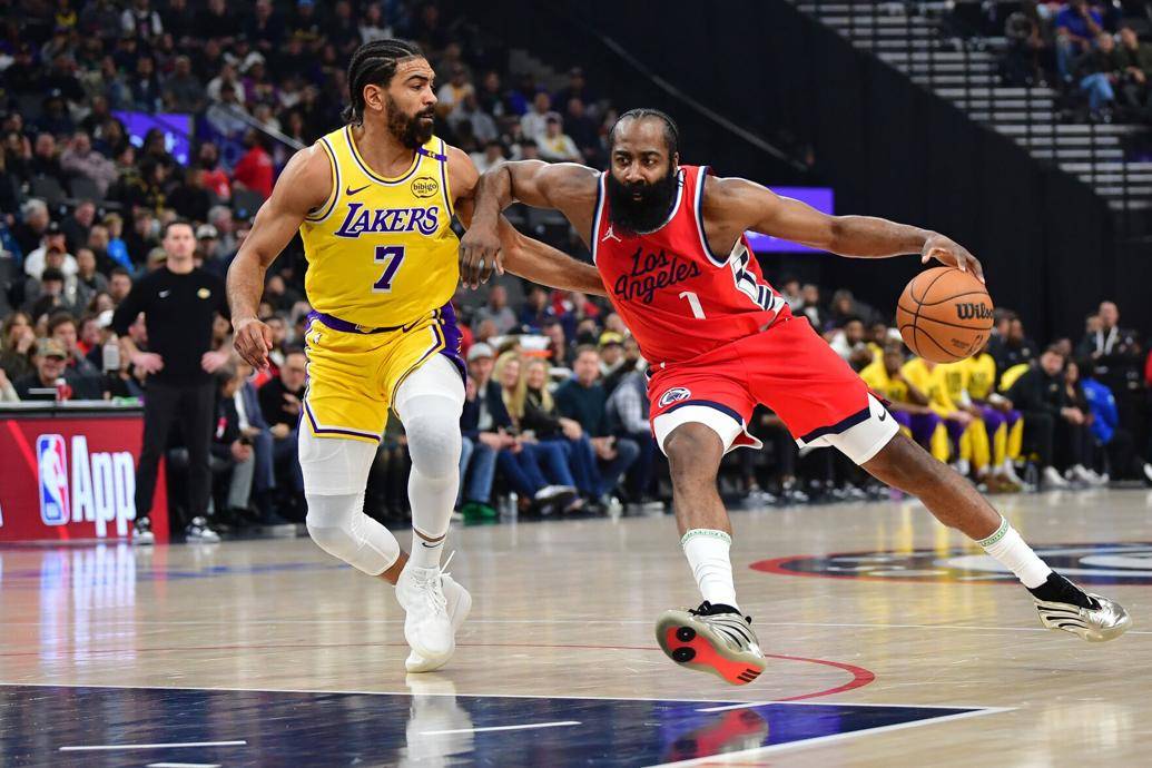 快船主场不敌爵士,遭遇两连败 快船主场不敌爵士,遭遇两连败