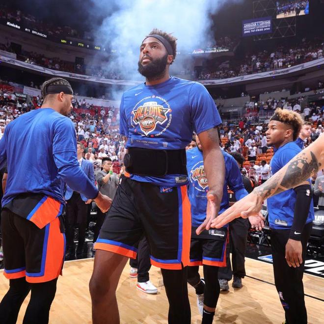 尼克斯惨败快船,莫里斯独得25分 尼克斯惨败快船,莫里斯独得25分