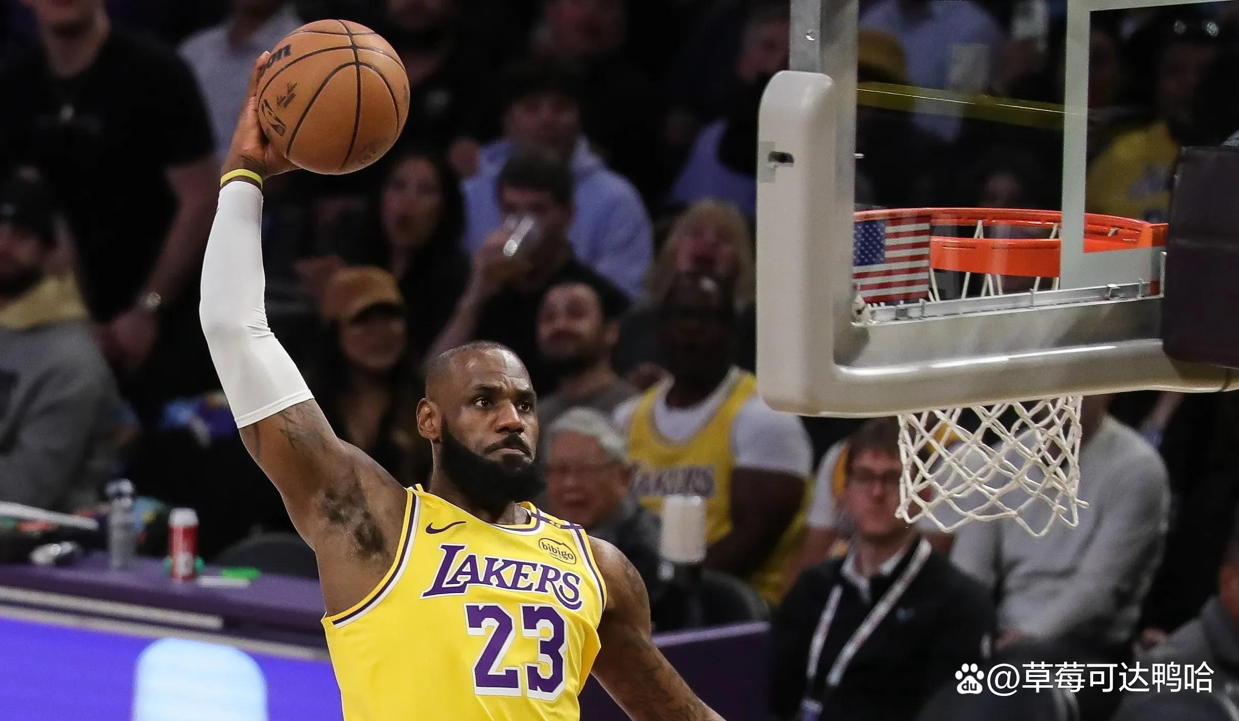 湖人惊险胜马刺！詹姆斯率队逆转，战胜对手