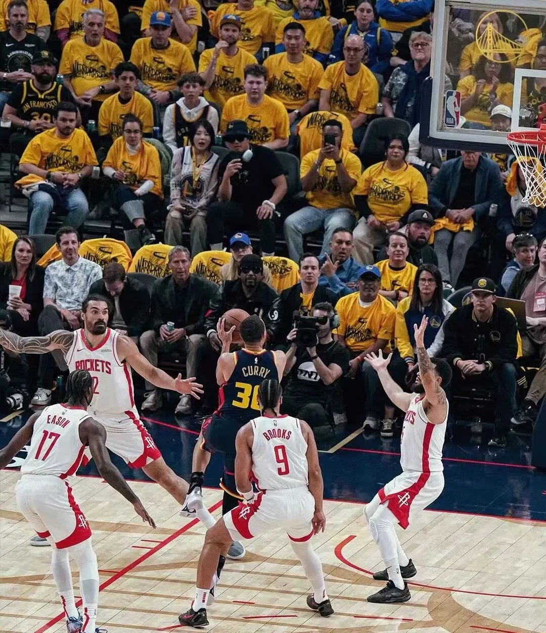 勇士成功逆转击败热火,火箭连胜引领西部的简单介绍 勇士成功逆转击败热火,火箭连胜引领西部的简单介绍