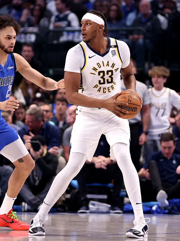 步行者主场逆转独行侠，主场优势显著