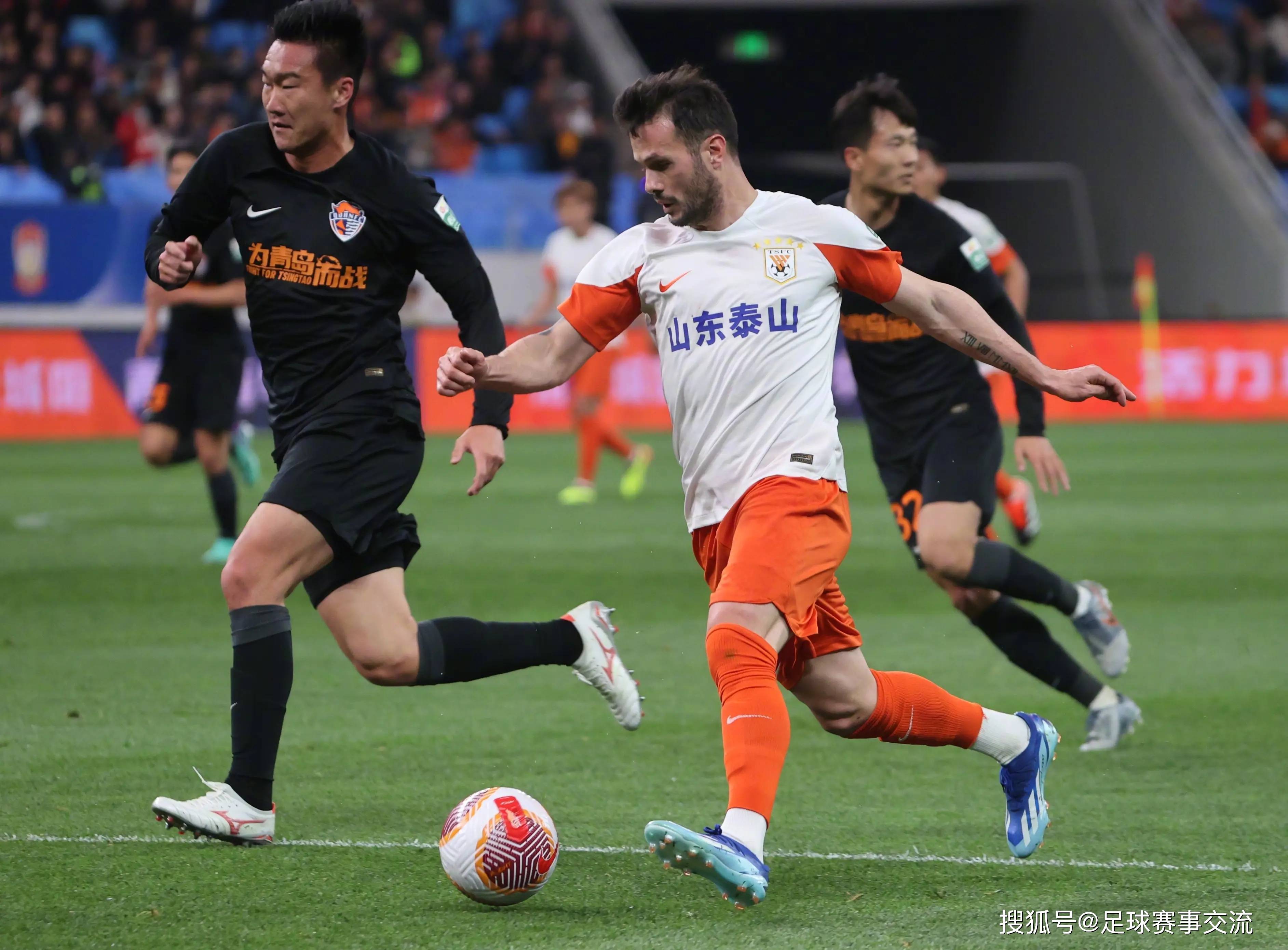 广州恒大胜山东泰山，提前一轮夺得中超联赛冠军