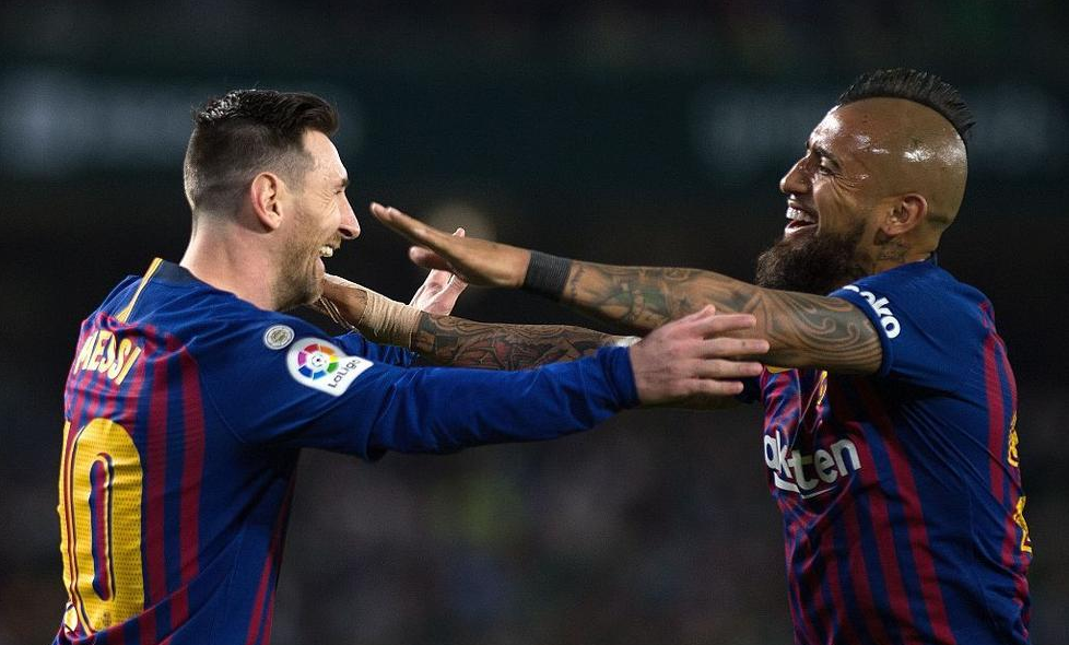 包含雄狮法兰克福德甲再胜!凭实力征服对手，迈向胜利之路的词条