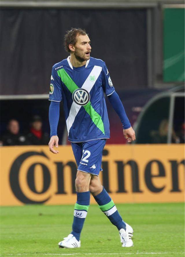 沃尔夫斯堡稳步前行,巩固德甲积分榜上的位置 沃尔夫斯堡稳步前行,巩固德甲积分榜上的位置