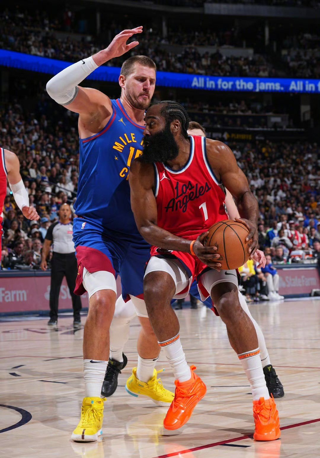 掘金开门红,击败步行者 掘金开门红,击败步行者