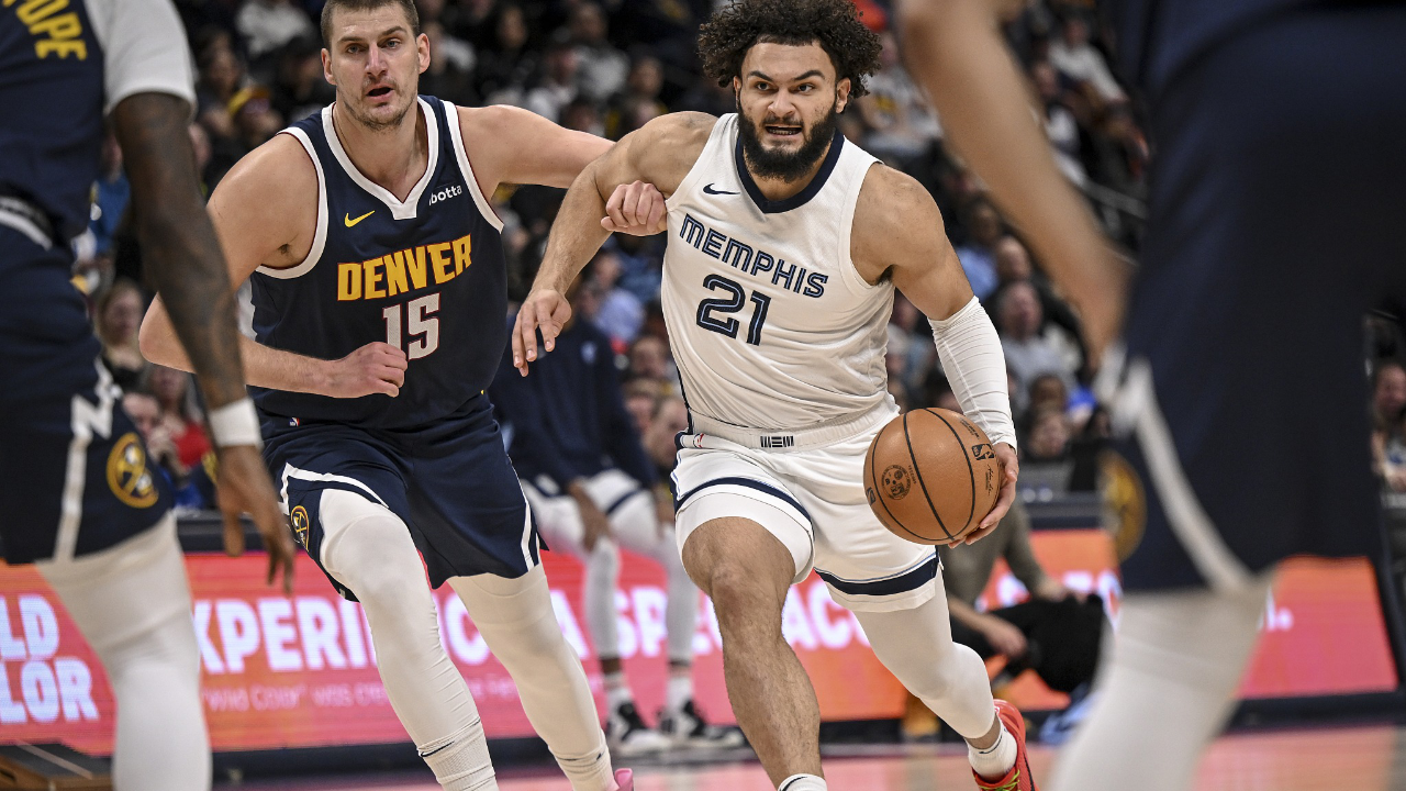 骑士主场大胜灰熊，保持领先