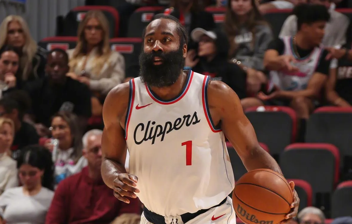 骑士主场大胜灰熊，保持领先