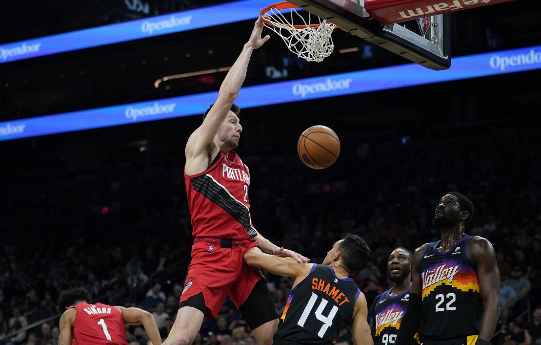 包含开拓者大胜老鹰，轻取三连胜的词条