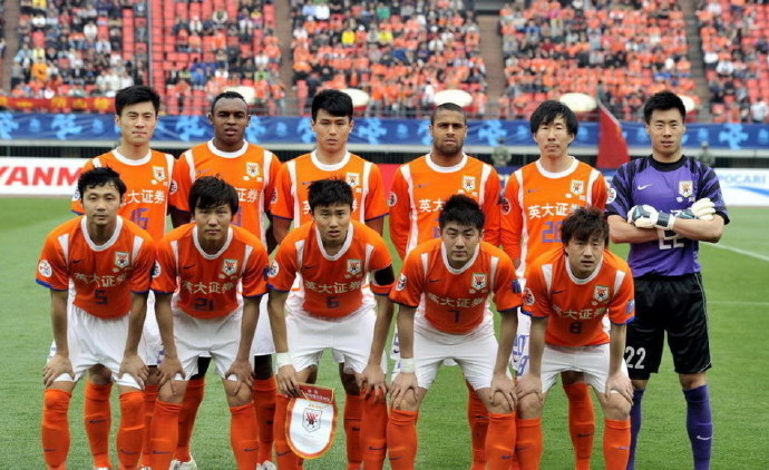 广州恒大主场1比1战平山东鲁能，白岩松点评：这是公平的结果