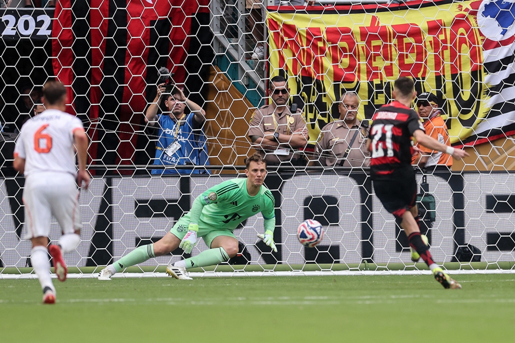 国际足球比赛中刺激结果令人惊讶